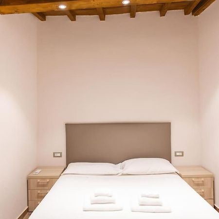 Cozy And Charmin 3Br Apartment Steps By Duomo Firenze Eksteriør billede